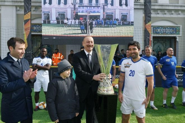 İlham Əliyev dünya ulduzlarının qarşılaşmasında